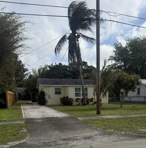 4596 Old Military Trail West Palm Beach FL 33417