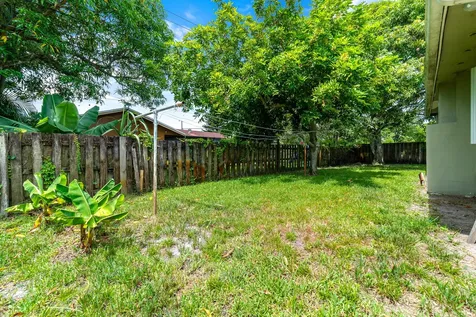 4460 NW 3rd Place Plantation FL 33317