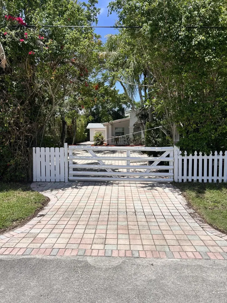 4793 Badger Avenue West Palm Beach FL 33417