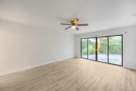 13867 Eastpointe Way Palm Beach Gardens FL 33418