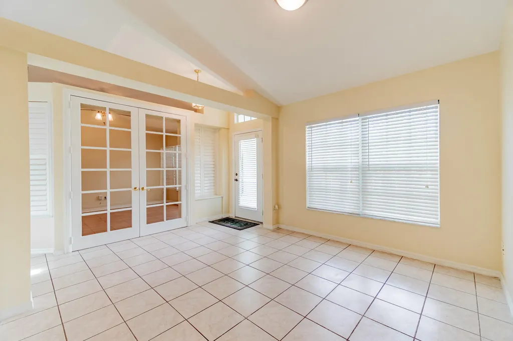 5593 NW Wesley Road Port St Lucie FL 34986