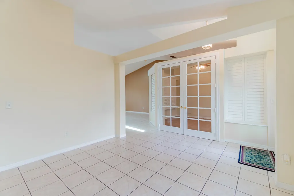 5593 NW Wesley Road Port St Lucie FL 34986