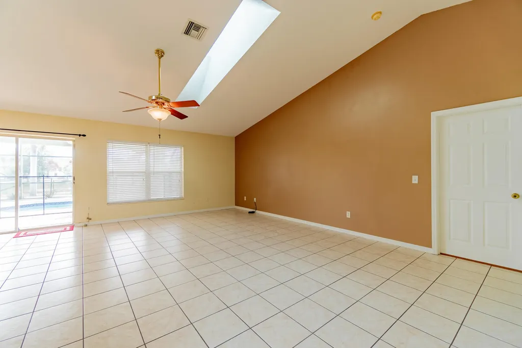 5593 NW Wesley Road Port St Lucie FL 34986
