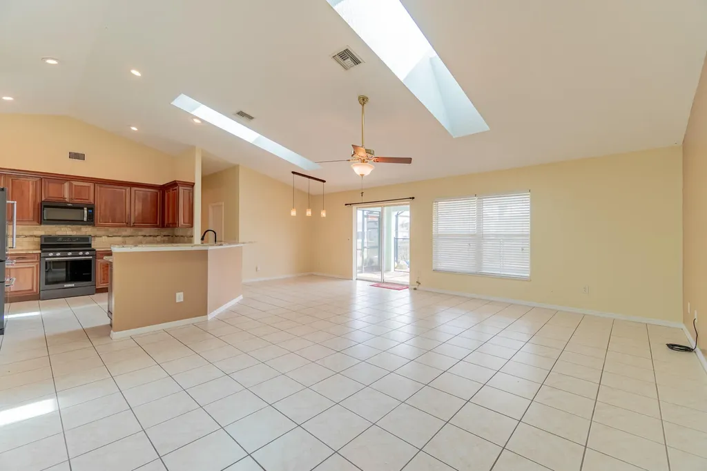 5593 NW Wesley Road Port St Lucie FL 34986