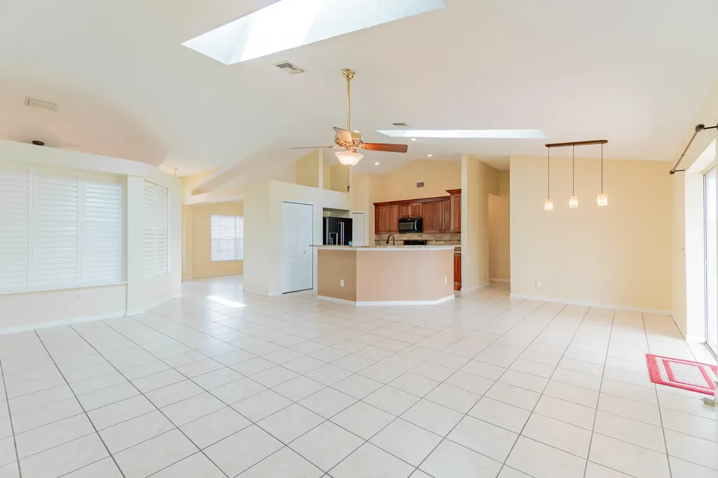 5593 NW Wesley Road Port St Lucie FL 34986