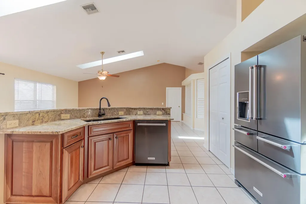 5593 NW Wesley Road Port St Lucie FL 34986