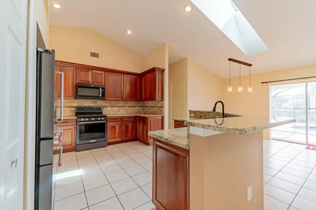 5593 NW Wesley Road Port St Lucie FL 34986