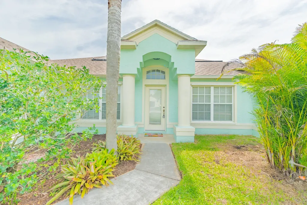 5593 NW Wesley Road Port St Lucie FL 34986