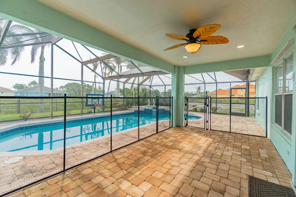 5593 NW Wesley Road Port St Lucie FL 34986