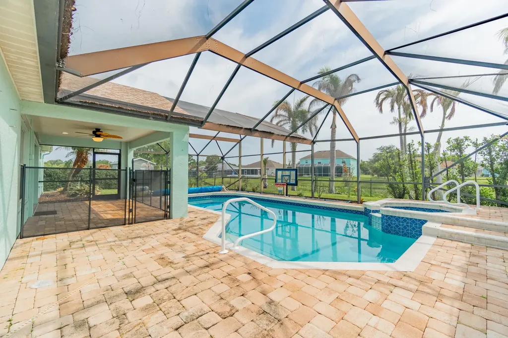 5593 NW Wesley Road Port St Lucie FL 34986