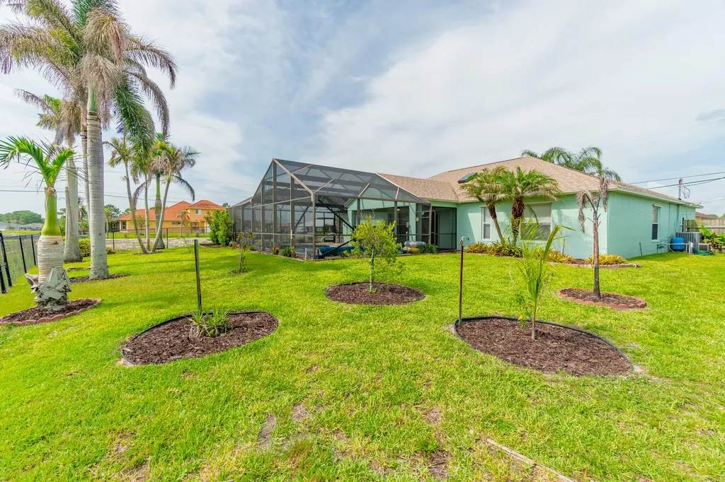 5593 NW Wesley Road Port St Lucie FL 34986