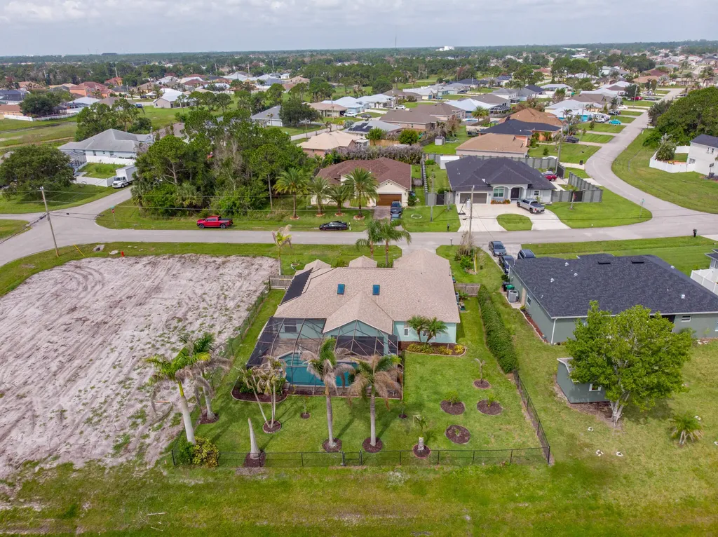 5593 NW Wesley Road Port St Lucie FL 34986