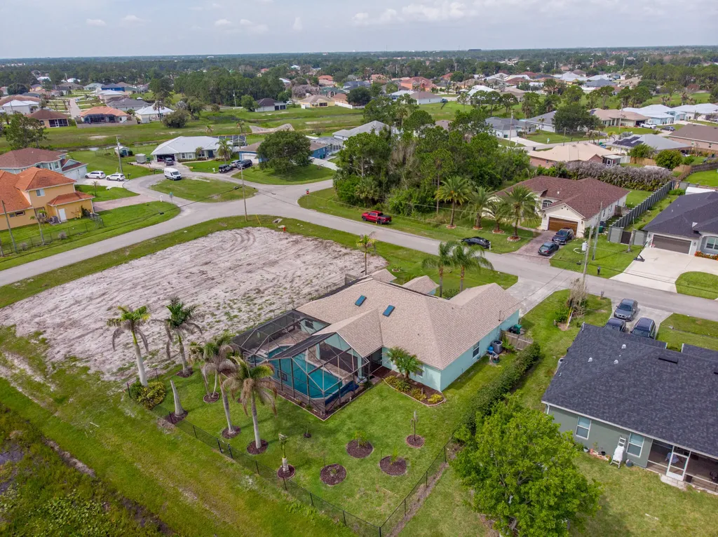 5593 NW Wesley Road Port St Lucie FL 34986