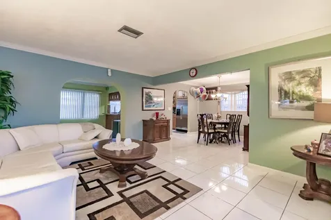 Lauderdale Lakes FL 33309