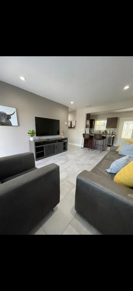 400 SW 12th Fort Lauderdale FL 33315