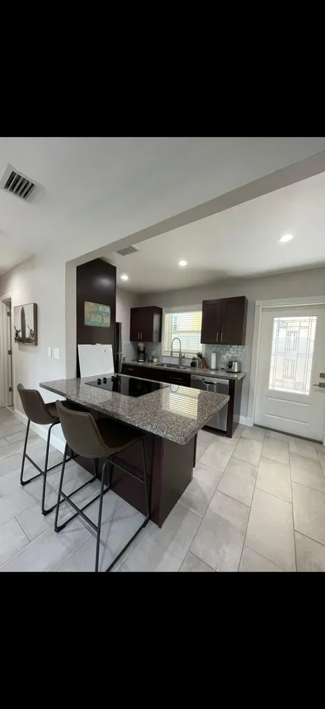 400 SW 12th Fort Lauderdale FL 33315