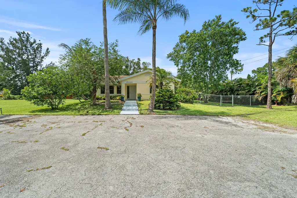 13835 49th Street N West Palm Beach FL 33411
