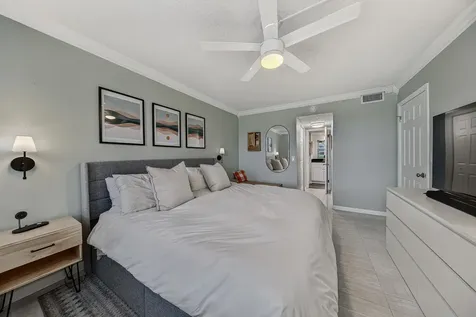 9420 Poinciana Place Davie FL 33324