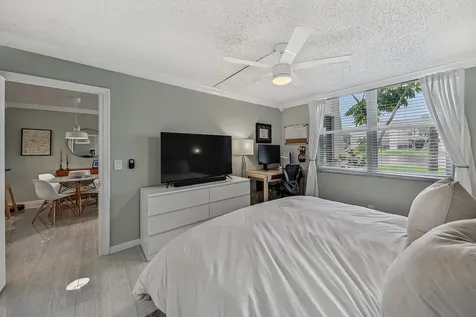 9420 Poinciana Place Davie FL 33324