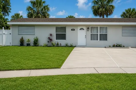 1545 S 24th Way Riviera Beach FL 33404