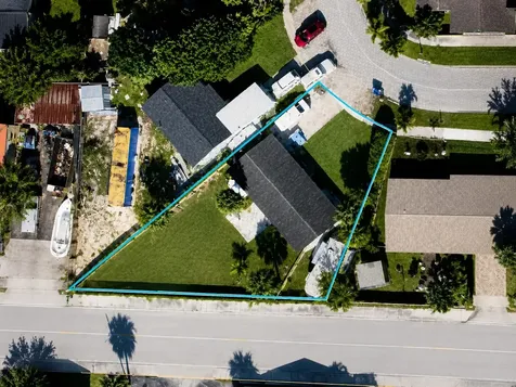 1545 S 24th Way Riviera Beach FL 33404