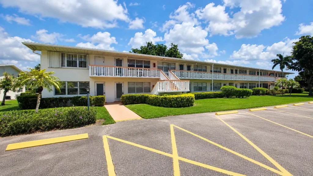 338 Camden O West Palm Beach FL 33417