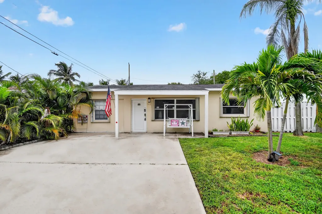 512 SE 1st Street Boynton Beach FL 33435