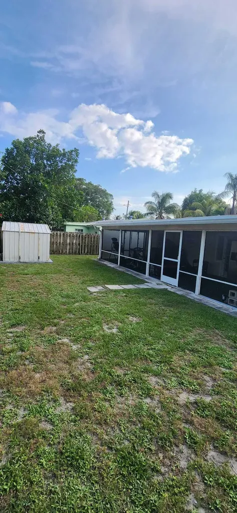 512 SE 1st Street Boynton Beach FL 33435