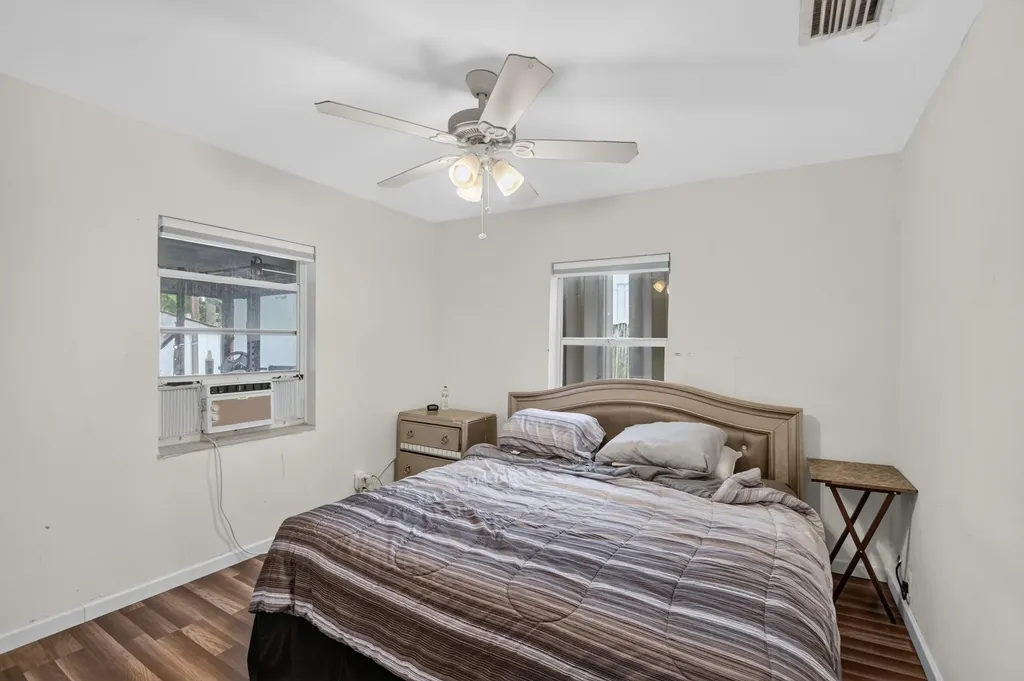 512 SE 1st Street Boynton Beach FL 33435