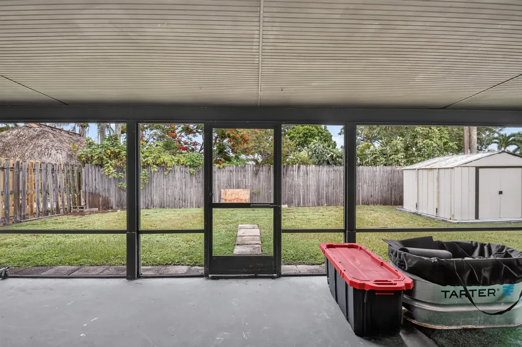 512 SE 1st Street Boynton Beach FL 33435