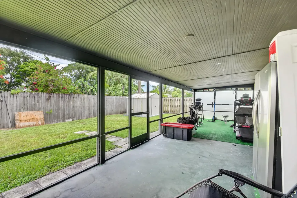 512 SE 1st Street Boynton Beach FL 33435