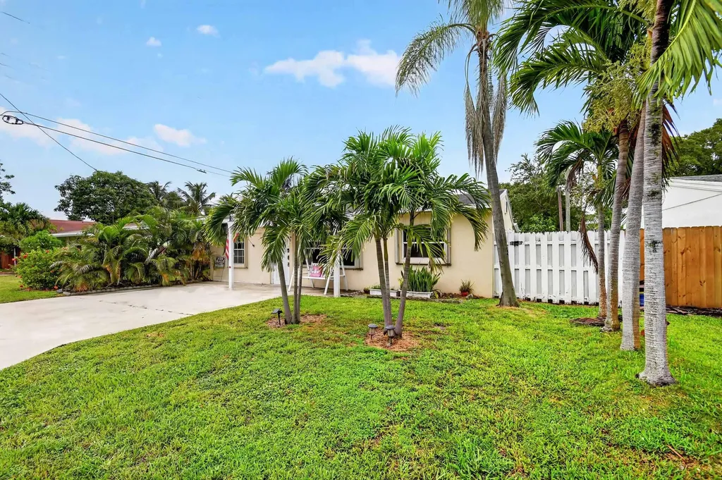 512 SE 1st Street Boynton Beach FL 33435