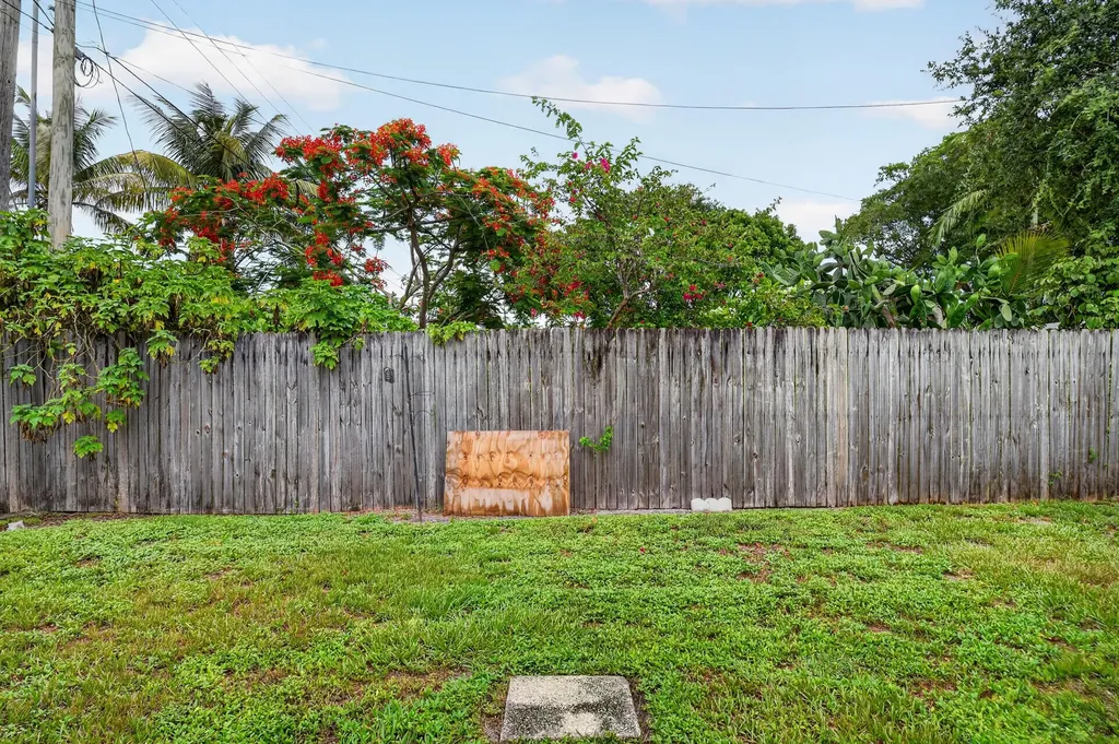 512 SE 1st Street Boynton Beach FL 33435