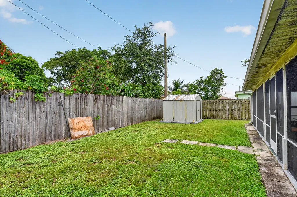 512 SE 1st Street Boynton Beach FL 33435