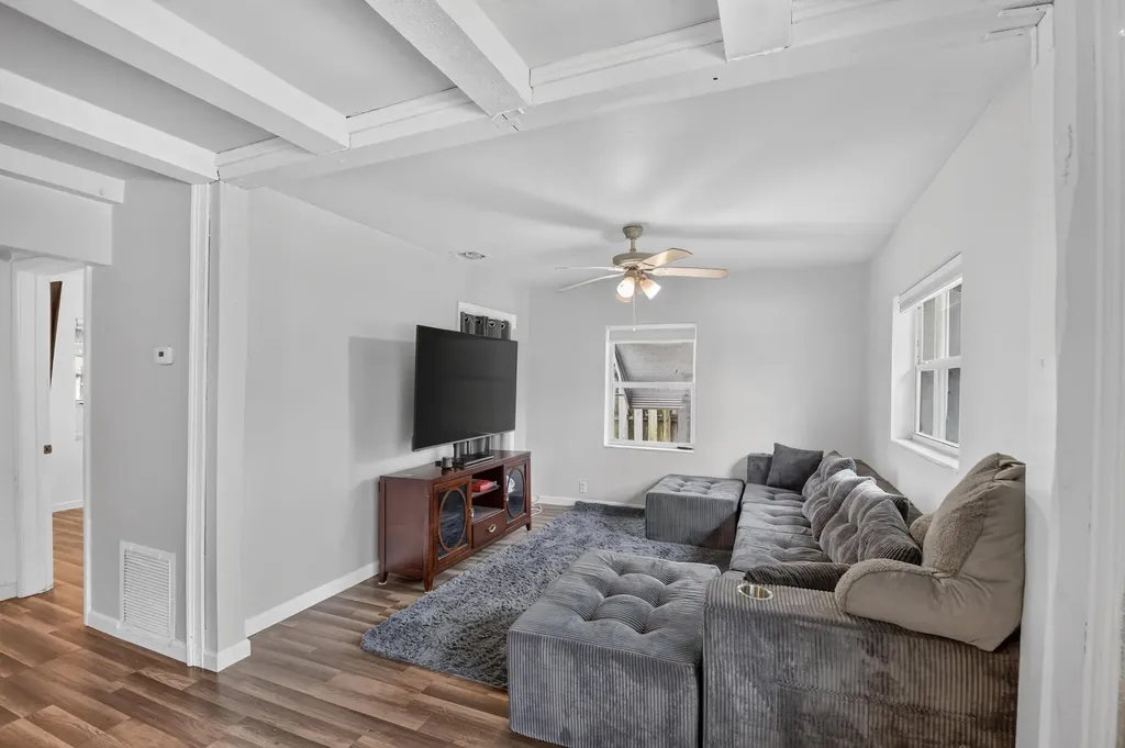 512 SE 1st Street Boynton Beach FL 33435
