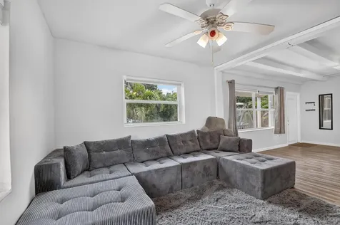512 SE 1st Street Boynton Beach FL 33435