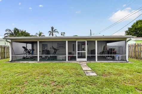 512 SE 1st Street Boynton Beach FL 33435