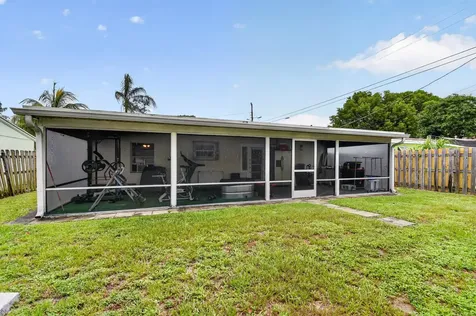 512 SE 1st Street Boynton Beach FL 33435