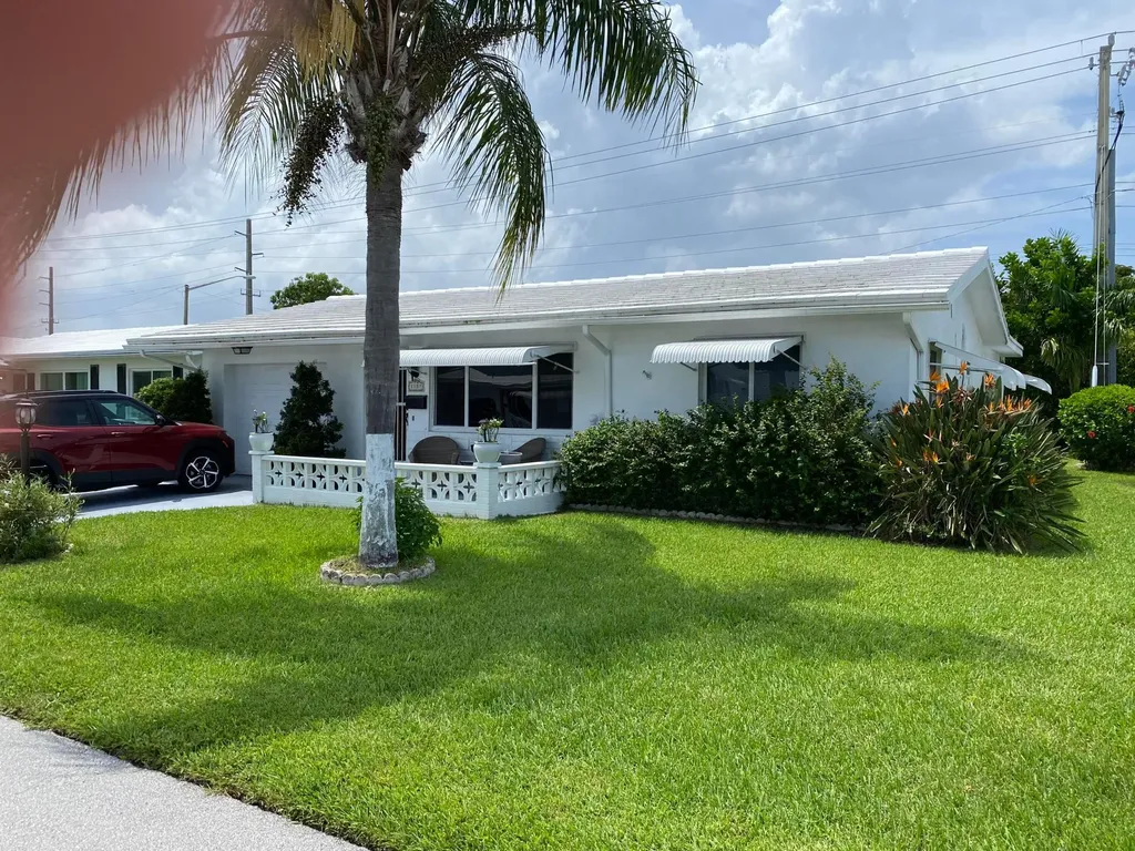 1101 Leisure Lane Boynton Beach FL 33426