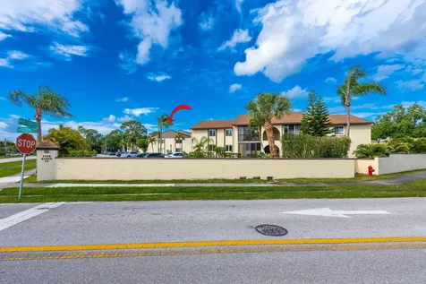 3561 Tall Pine Way Greenacres FL 33463