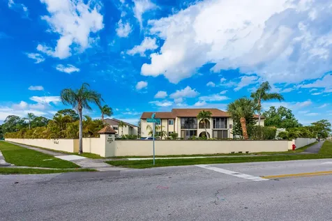 3561 Tall Pine Way Greenacres FL 33463