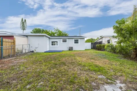 1523 SW 68th Way North Lauderdale FL 33068