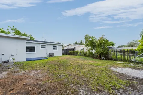 1523 SW 68th Way North Lauderdale FL 33068
