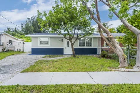 1523 SW 68th Way North Lauderdale FL 33068