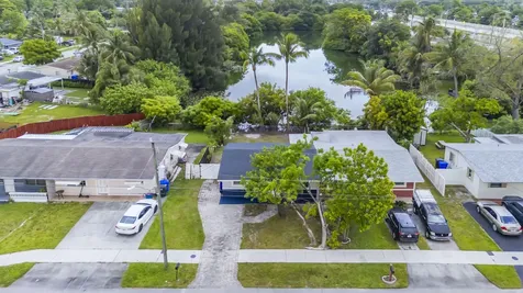 1523 SW 68th Way North Lauderdale FL 33068