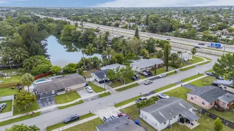 1523 SW 68th Way North Lauderdale FL 33068