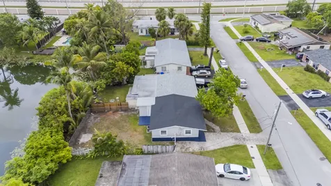 1523 SW 68th Way North Lauderdale FL 33068