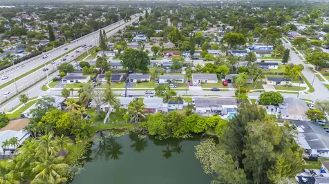 1523 SW 68th Way North Lauderdale FL 33068
