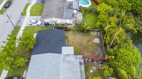 1523 SW 68th Way North Lauderdale FL 33068