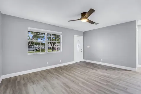 1523 SW 68th Way North Lauderdale FL 33068